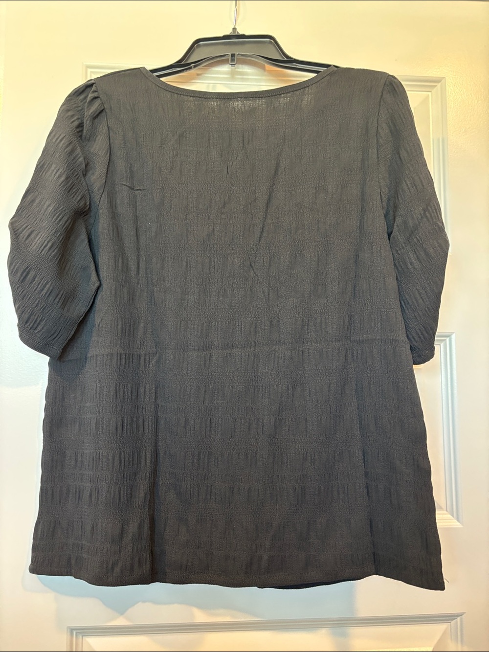 Black Textured Scoop-Neck Puff Sleeve Blouse - Picture 3 of 4
